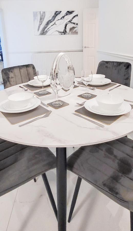 Stunning 2 Bedroom Apartment In Canary Wharf - Morland Apartments Londres Exterior foto