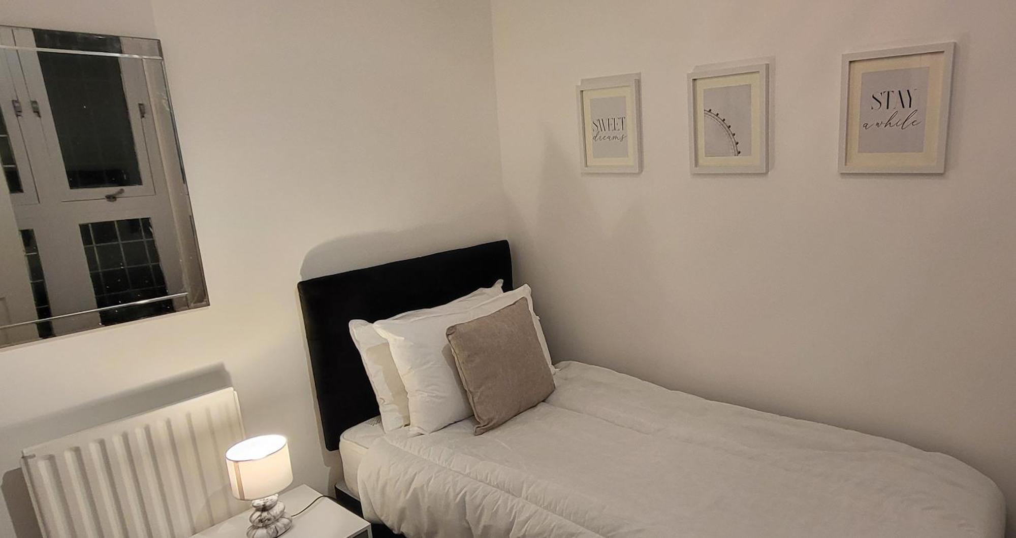 Stunning 2 Bedroom Apartment In Canary Wharf - Morland Apartments Londres Quarto foto